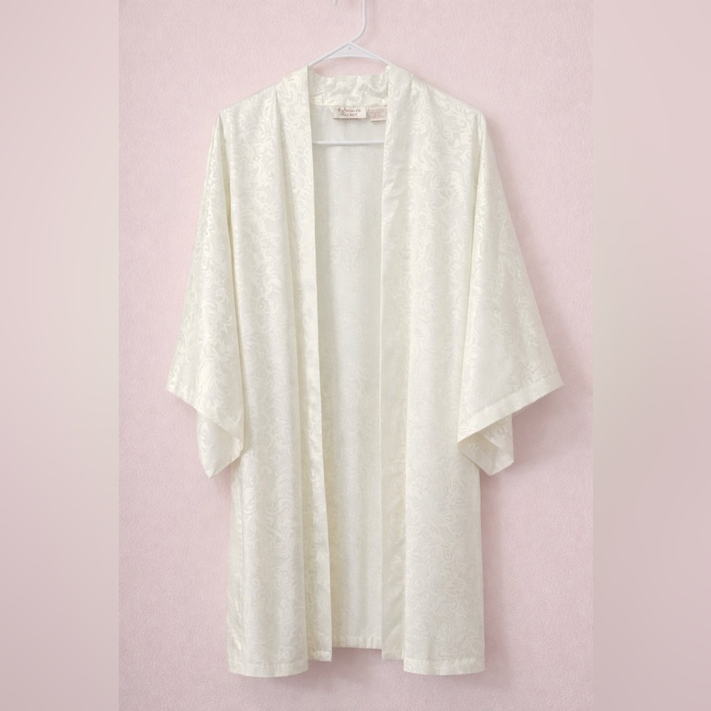 Victoria's Secret Vintage Cream Floral Robe lingerie